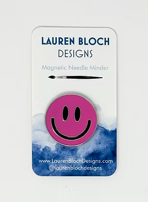 HOT PINK SMILEY FACE NEEDLEMINDER